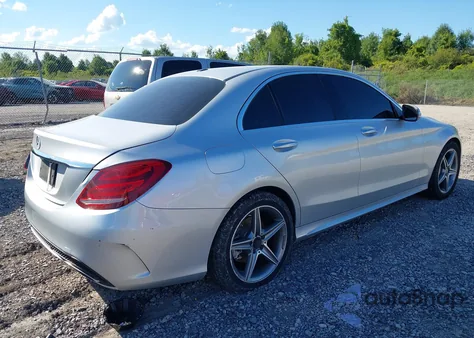 2015 Mercedes-Benz C 300 Sport 4Matic из США, поврежденный, VIN 55SWF4KB4FU034403